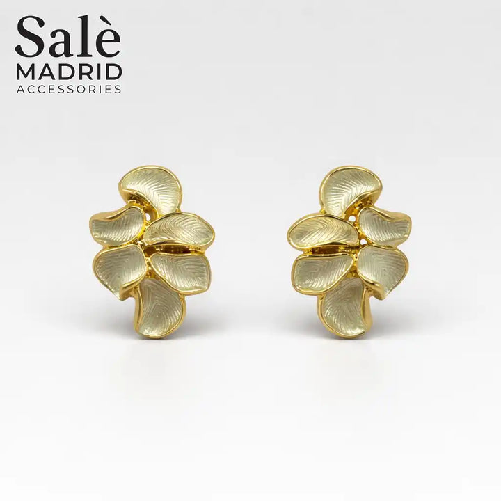 earring