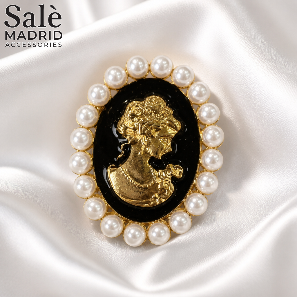 Brooch Gold Lady Cameo With Pearl Frame Main image