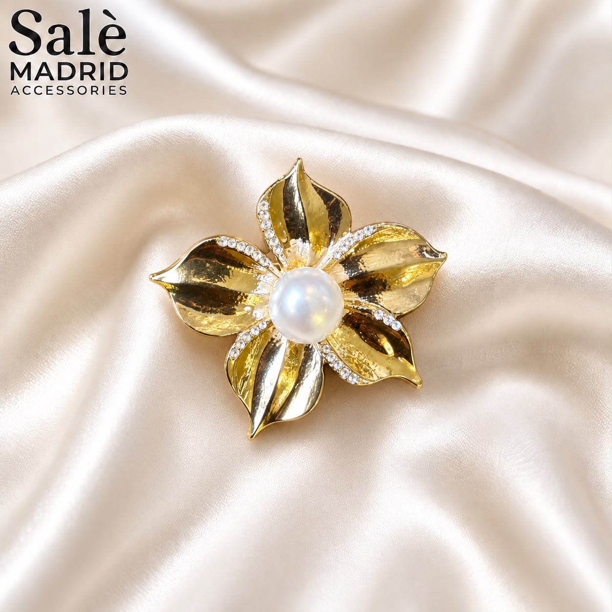 Hammered Five-Petal Flower Brooch Secondary image