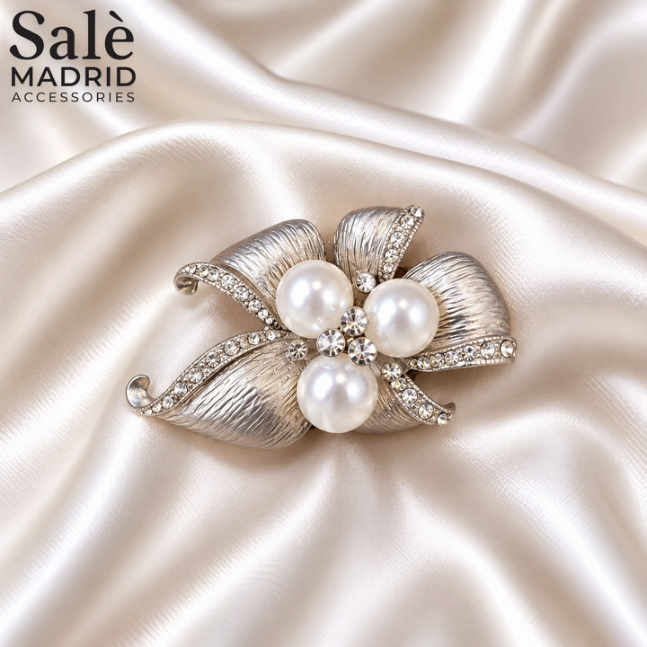 Hammered Three-Pearl Flower Brooch