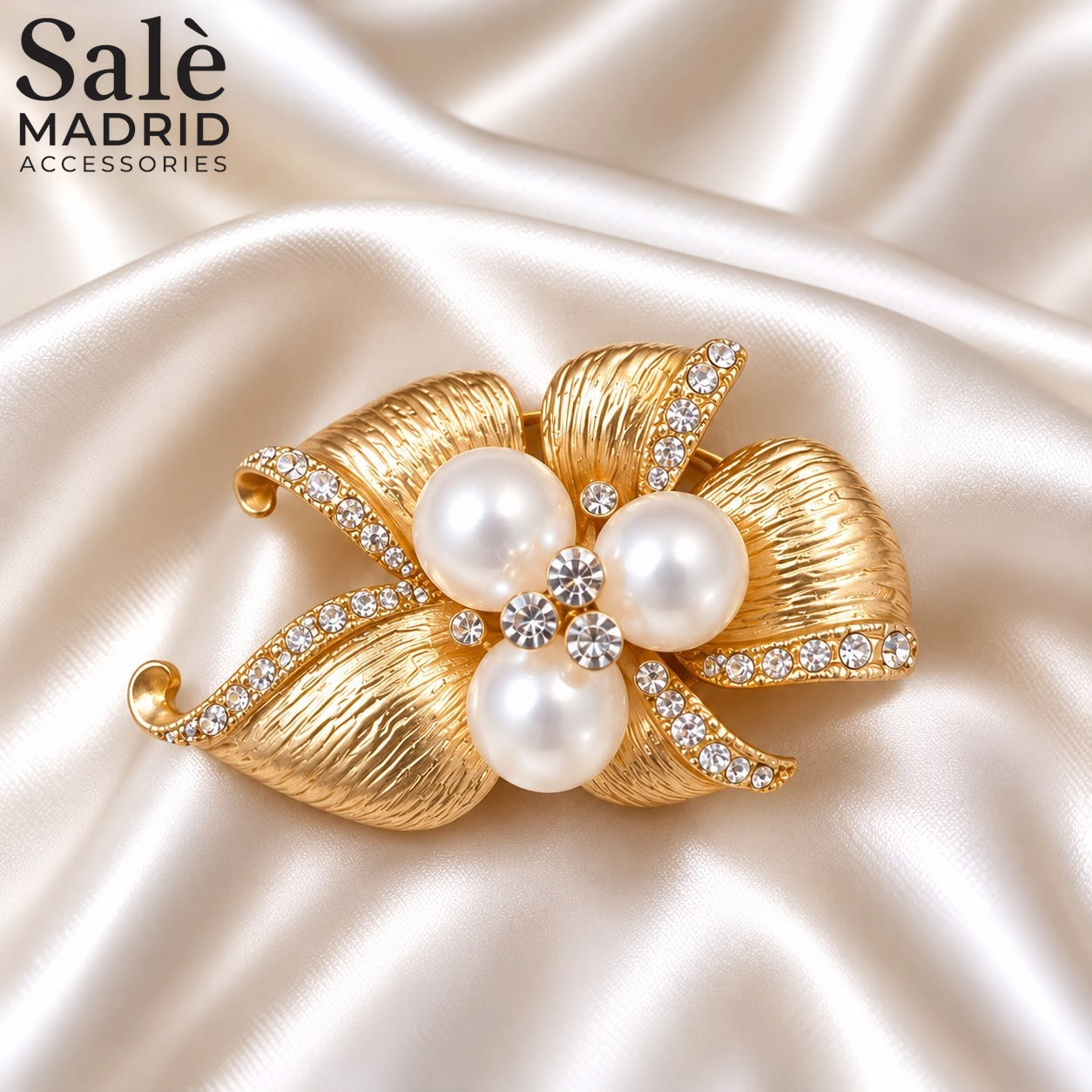 Hammered Three-Pearl Flower Brooch Secondary image