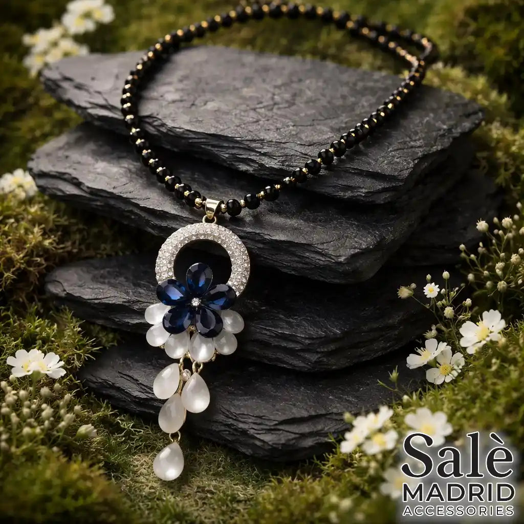 NECKLACE WHITE 00583