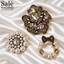 SET BROOCH 3PCS FLOWER TEADROP 20MM RAINBOW + PEARL SUNBURST 10 PEARL + PEARL WREATH BOW OPEN 8 PEARL