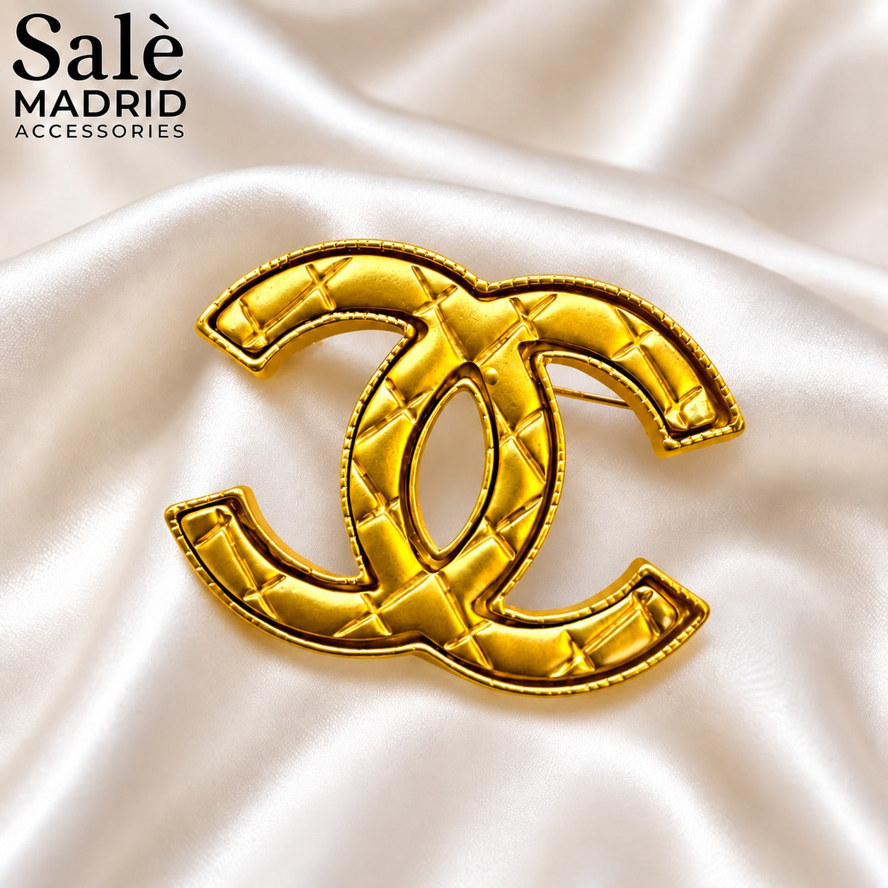 BROOCH CHANEL CC GOLD QUILT